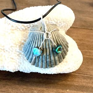 60. Scallop shell and abalone necklace